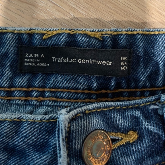 Zara Distressed Denim Jeans - Picture 4 of 4